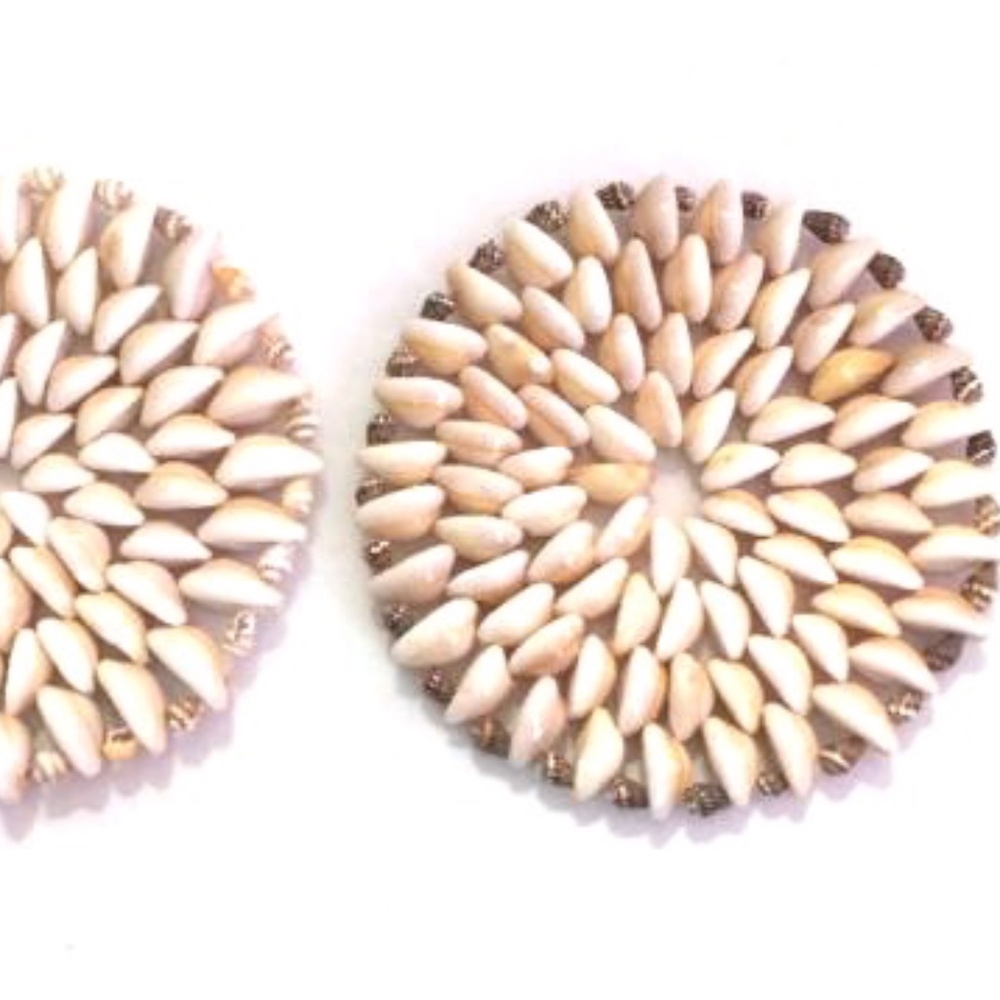 VINTAGE TRIVETS  2 Puka Seashell trivets or wallhangings​ coastal shabby chic